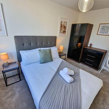 Free Parking: Old Trafford Apartment Manchester Ngoại thất bức ảnh