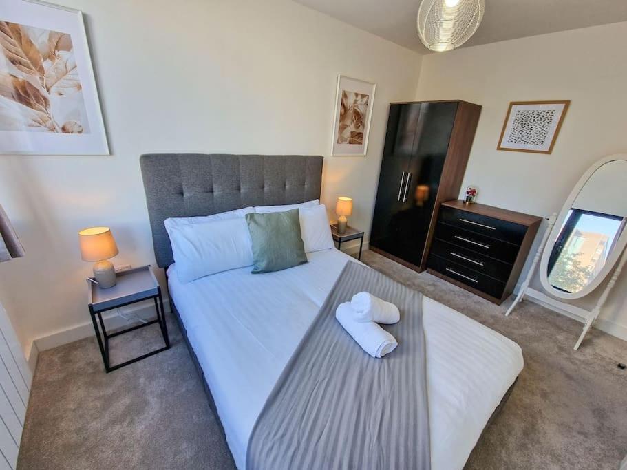 Free Parking: Old Trafford Apartment Manchester Ngoại thất bức ảnh