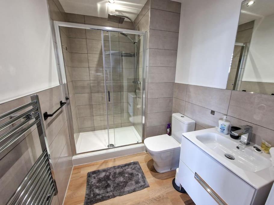 Free Parking: Old Trafford Apartment Manchester Ngoại thất bức ảnh